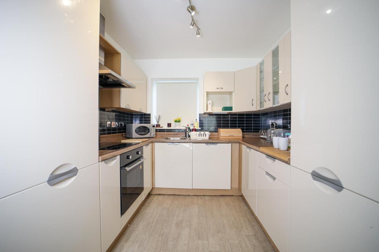 3 Bedroom House In Birmingham City Centre - Sleeps 6 ภายนอก รูปภาพ