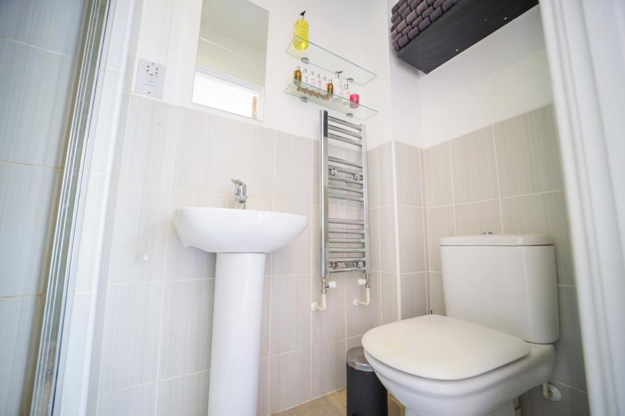3 Bedroom House In Birmingham City Centre - Sleeps 6 ภายนอก รูปภาพ
